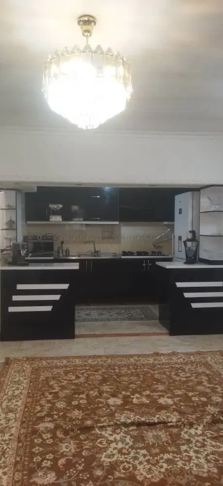 خونه تک واحدی بر خیابان