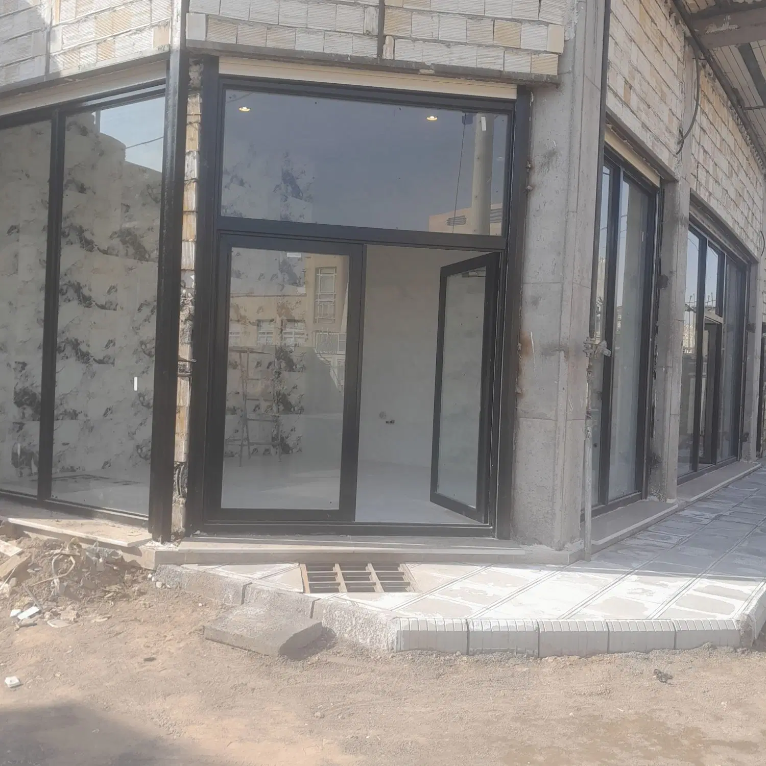 مغازه ۲۸ متری خیابان رحمانی(خیابان ۲۲بهمن)