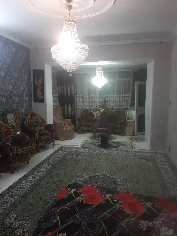 ۹۰متر همکف نامجو  آغاسی اصفهانی
