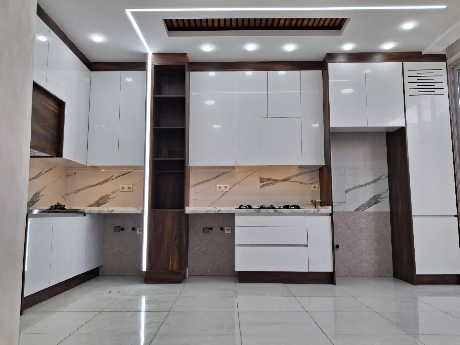 حیاط‌دار دوخواب، نوساز فول امکانات