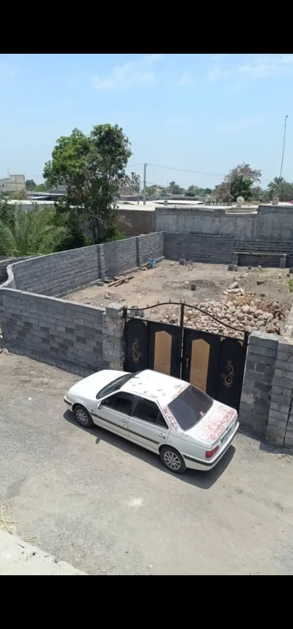 زمین ۳۰۰ متر مغیری حیاط دار نزدیک خیابان