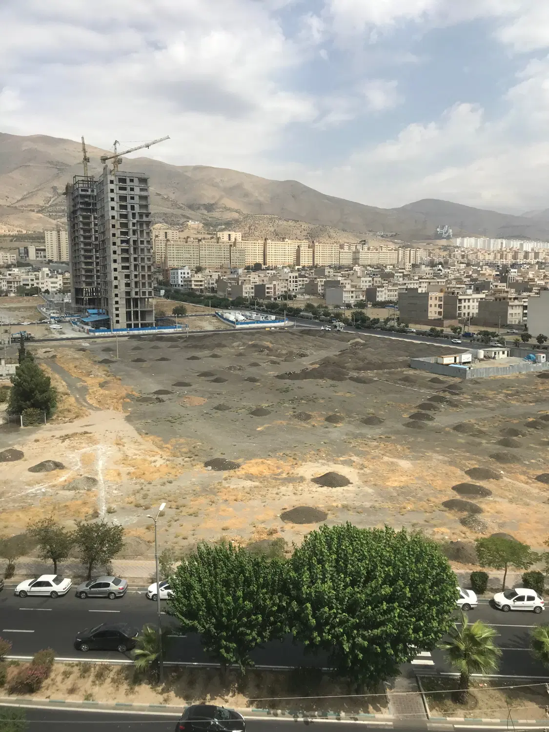 زمین ۱۰۰۰متری در بلوار فردوس بابر۲۰نزدیک مترو