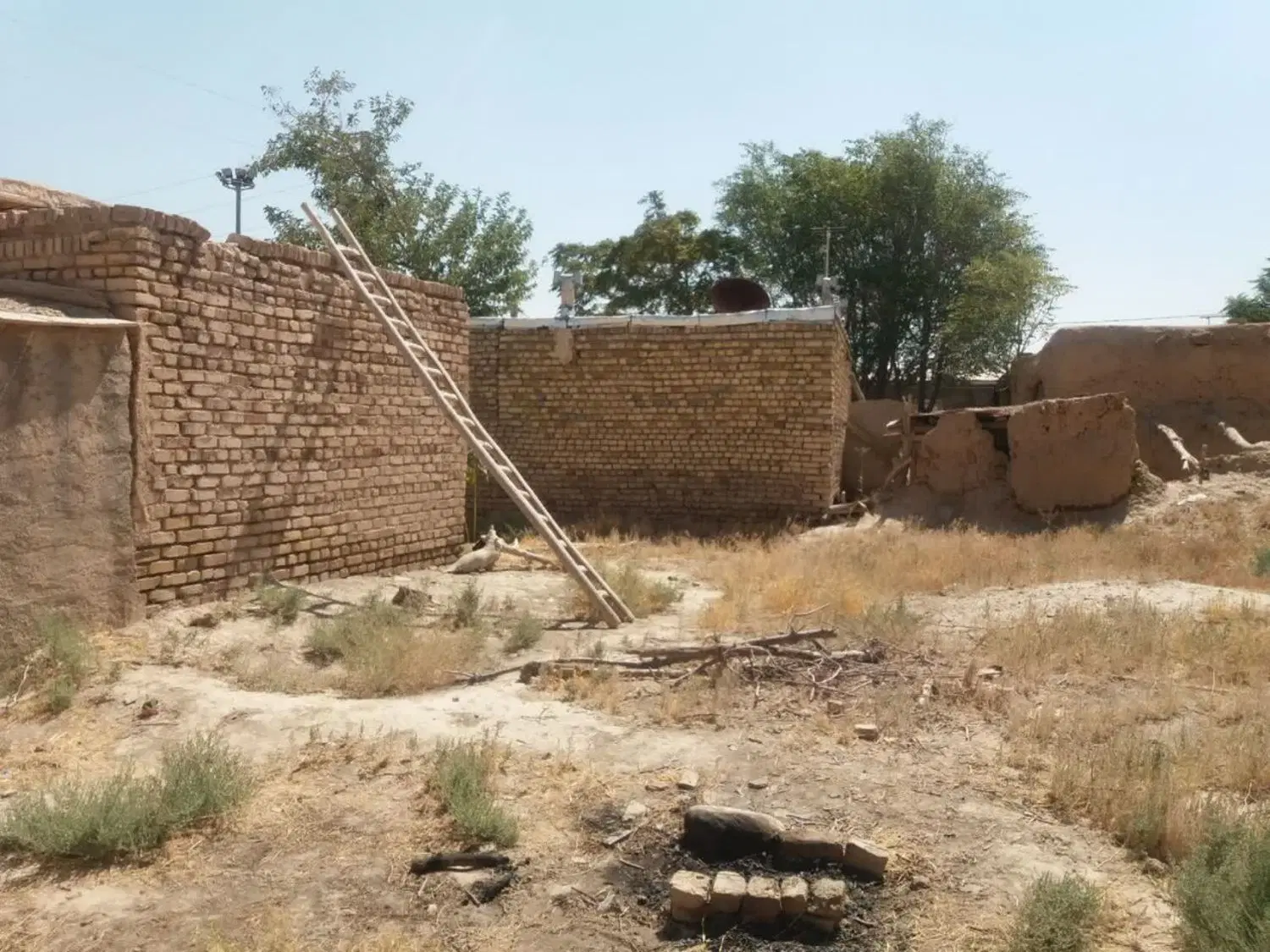 زمین ایبک آباد