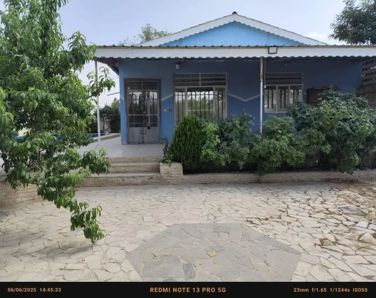 زمین ۸۰۰ متری شاهنامه