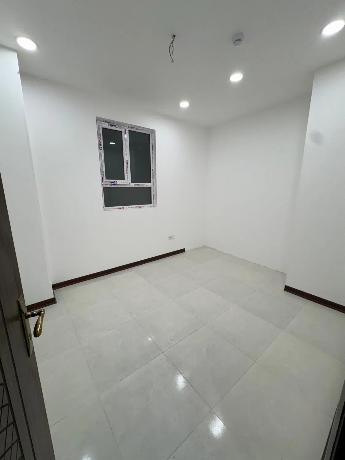 دو طبقه تجاری