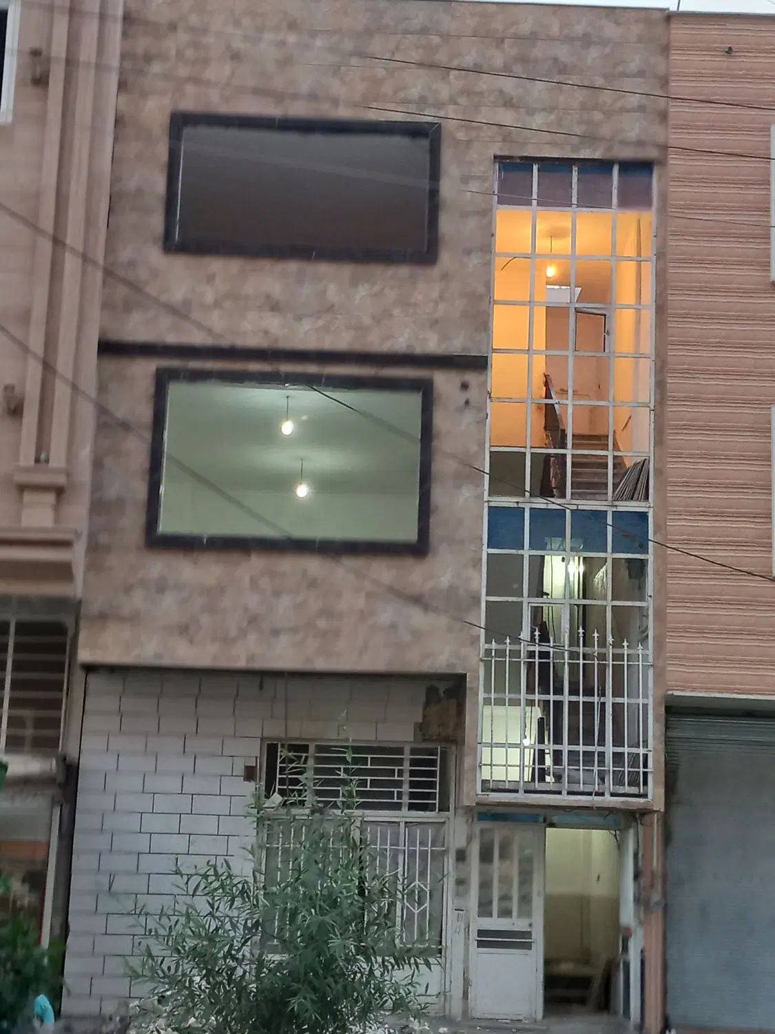 مسکونی تجاری ظفر۳ اجاره وفروش