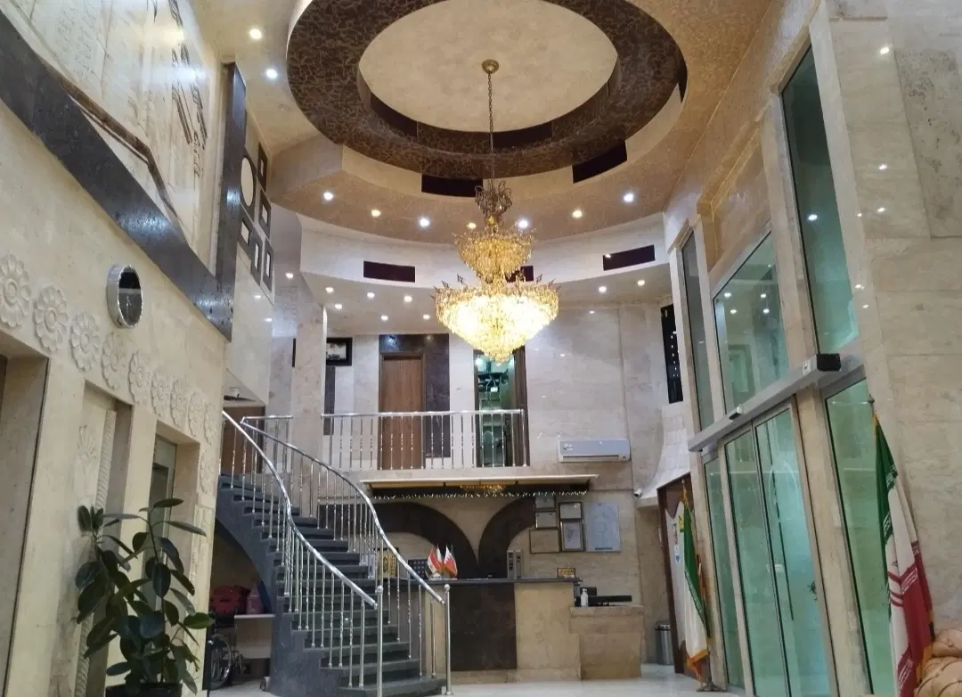 اقامت در هتل با صبحانه و ناهار و شام
