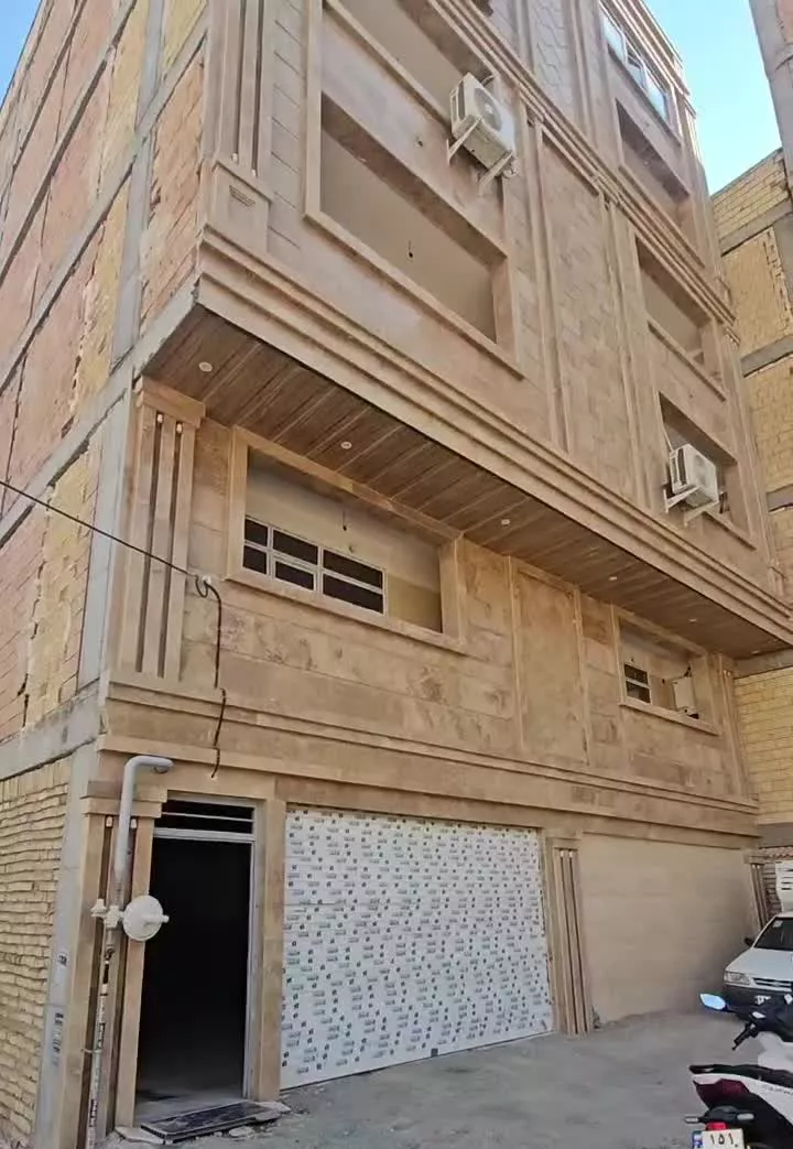 واحد 100 متری طبقه اول ( فروشی )