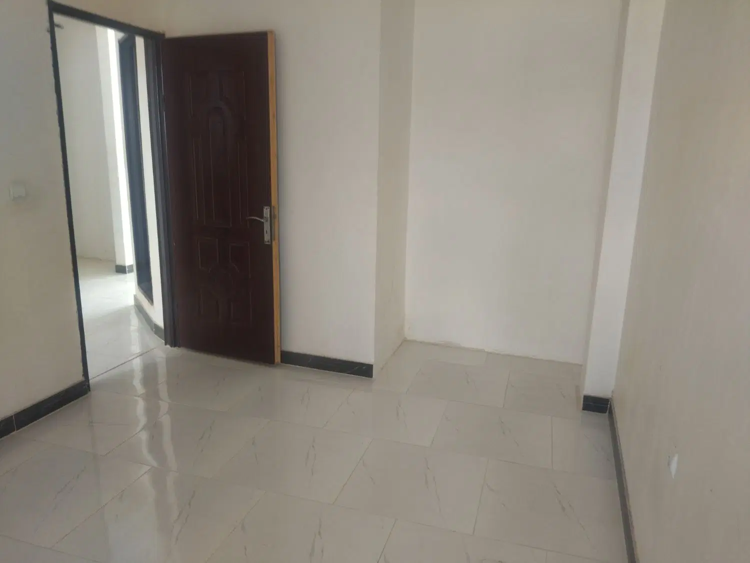 فروش یک واحد آپارتمان 85 متری در کوی وحدت