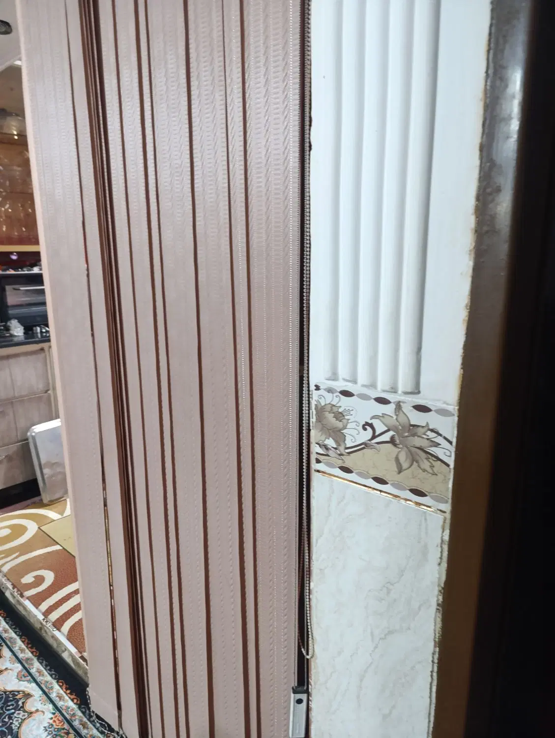 دواتاق قدیمی طبقه بالا باراهرو اجاره داده میشود
