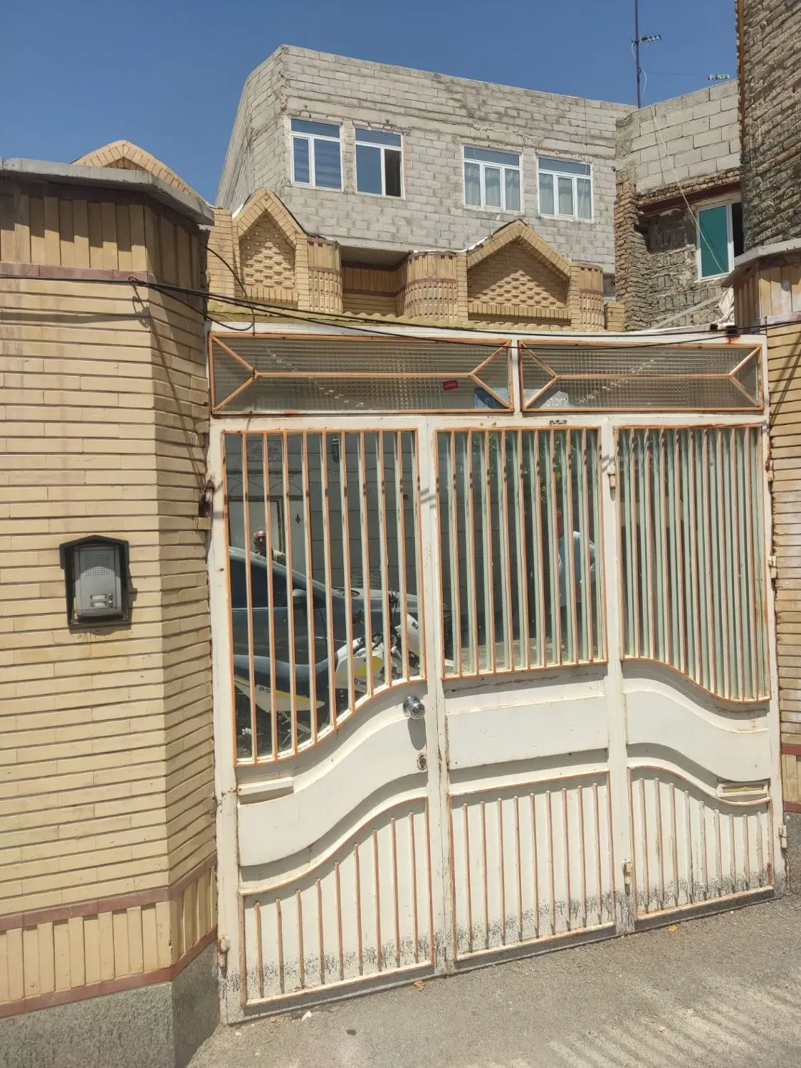 فروش خانه مسکونی واقع در کوی دلخدا املاک عسگر