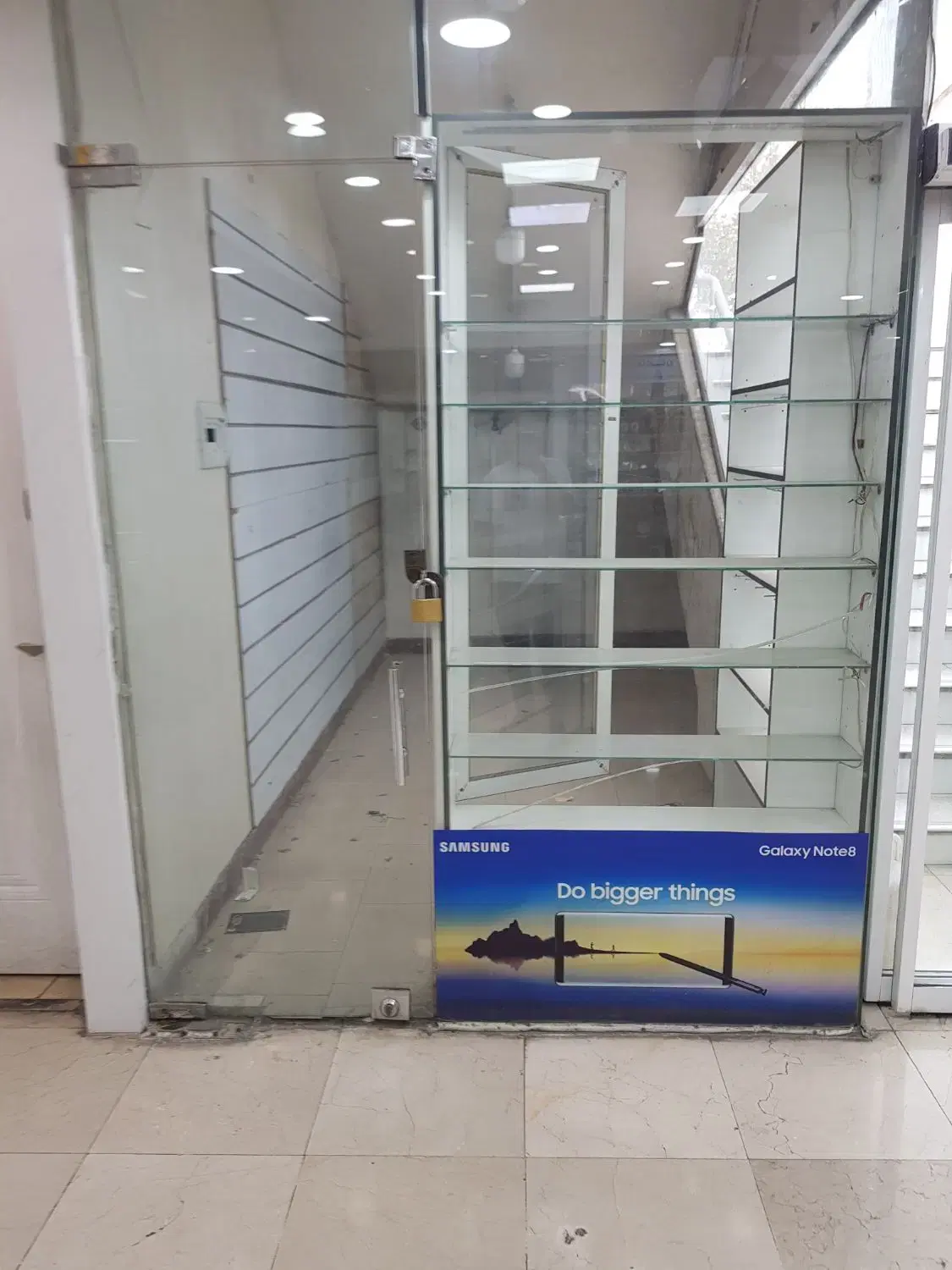 فروش مغازه ۱۱ متری در تهران‌سر