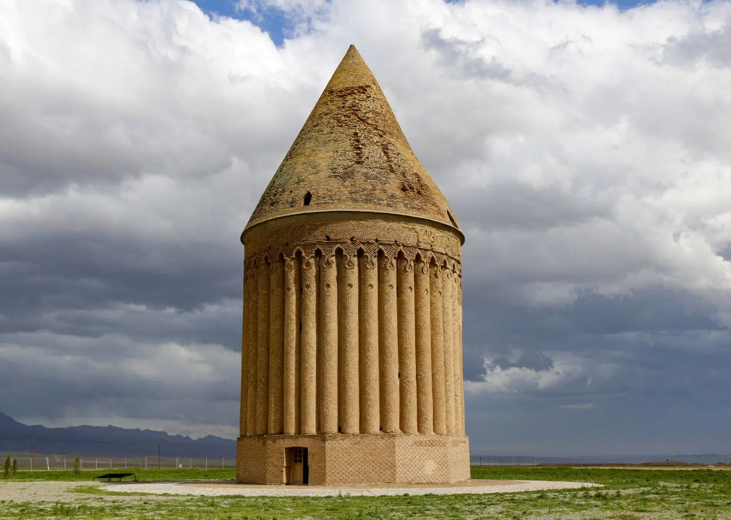 زمین مسکونی در شهر توریستی رادکان