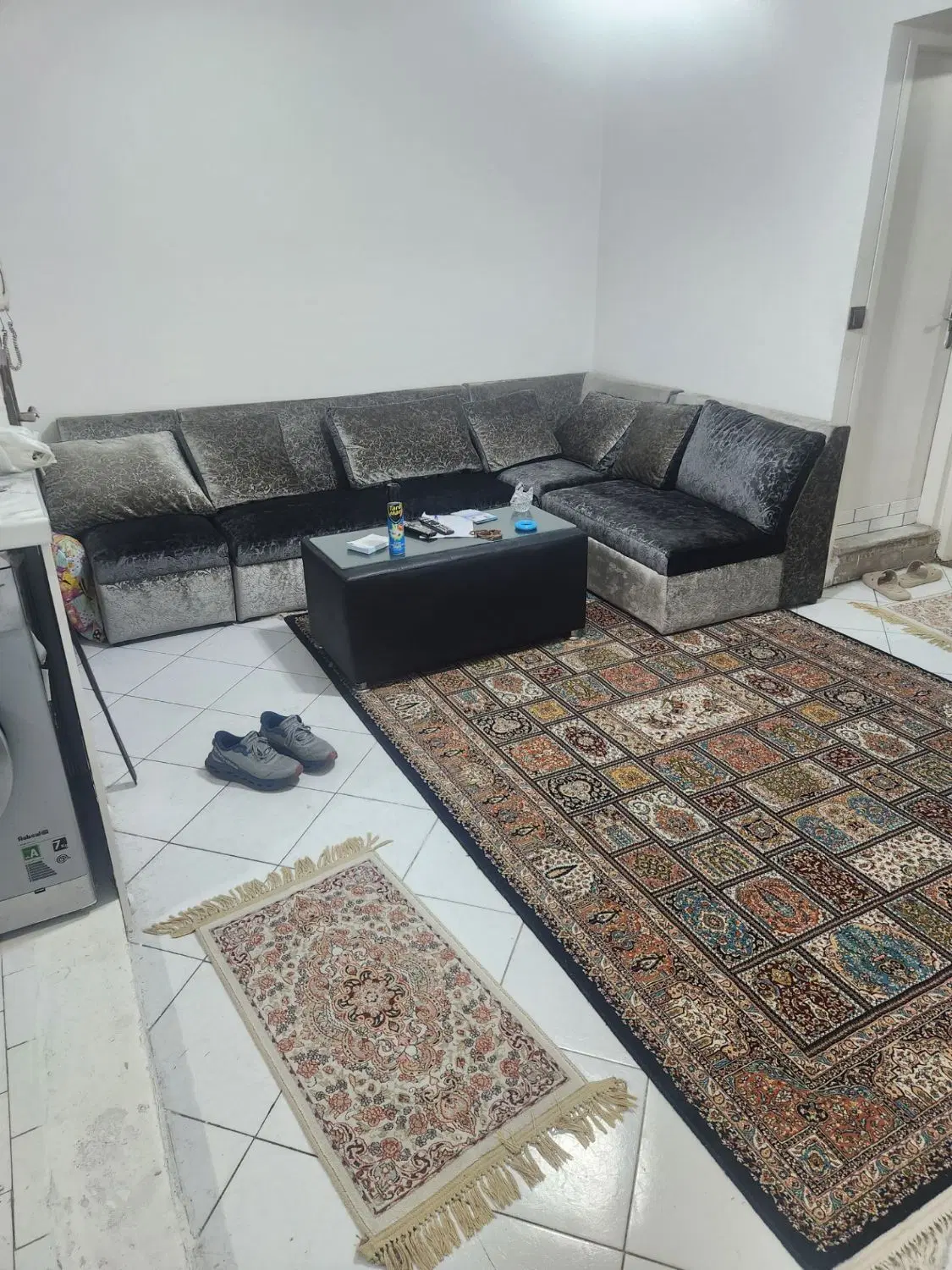زیرهمکف33متر.کلهر.باستان.املاکً.هستم