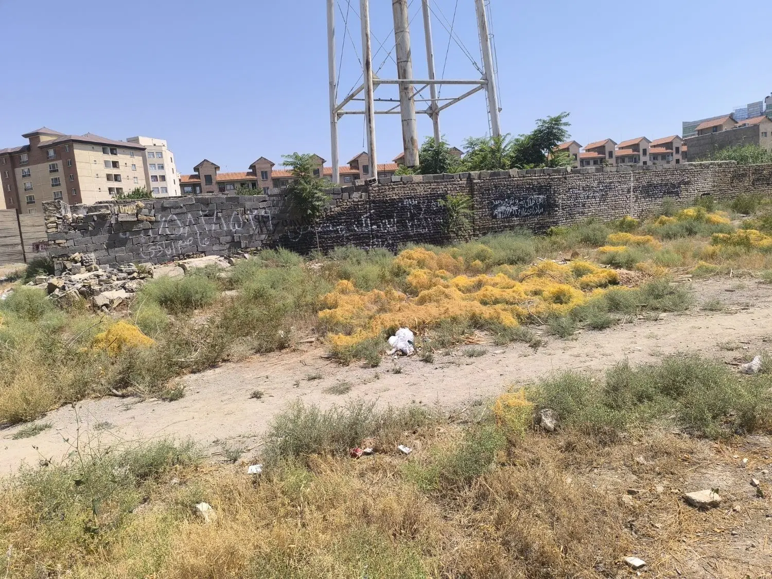 216متر زمین سند مادر موجود