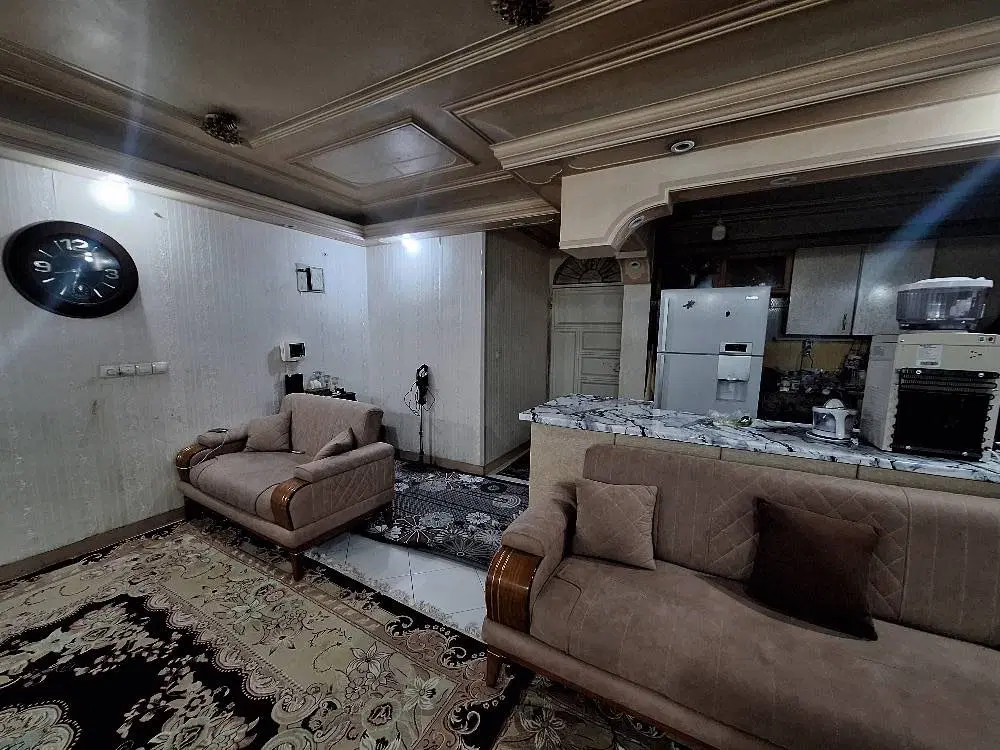 واحد۱۱۰متر سه خواب خیابان اصلی باپارکینگ و آسانسور