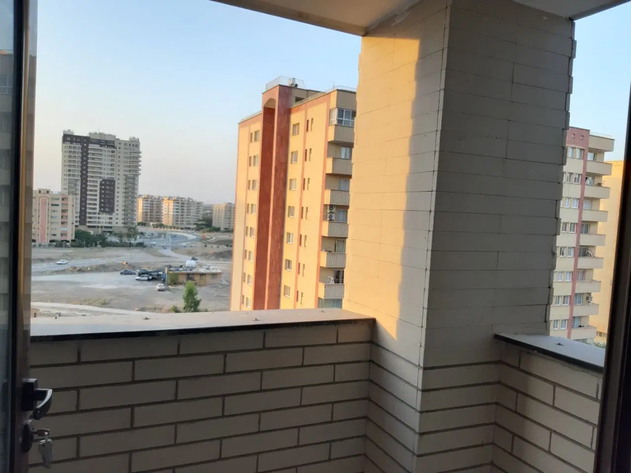 رهن و اجاره یک واحد آپارتمان ۱۳۳ متری شهرک کشوری