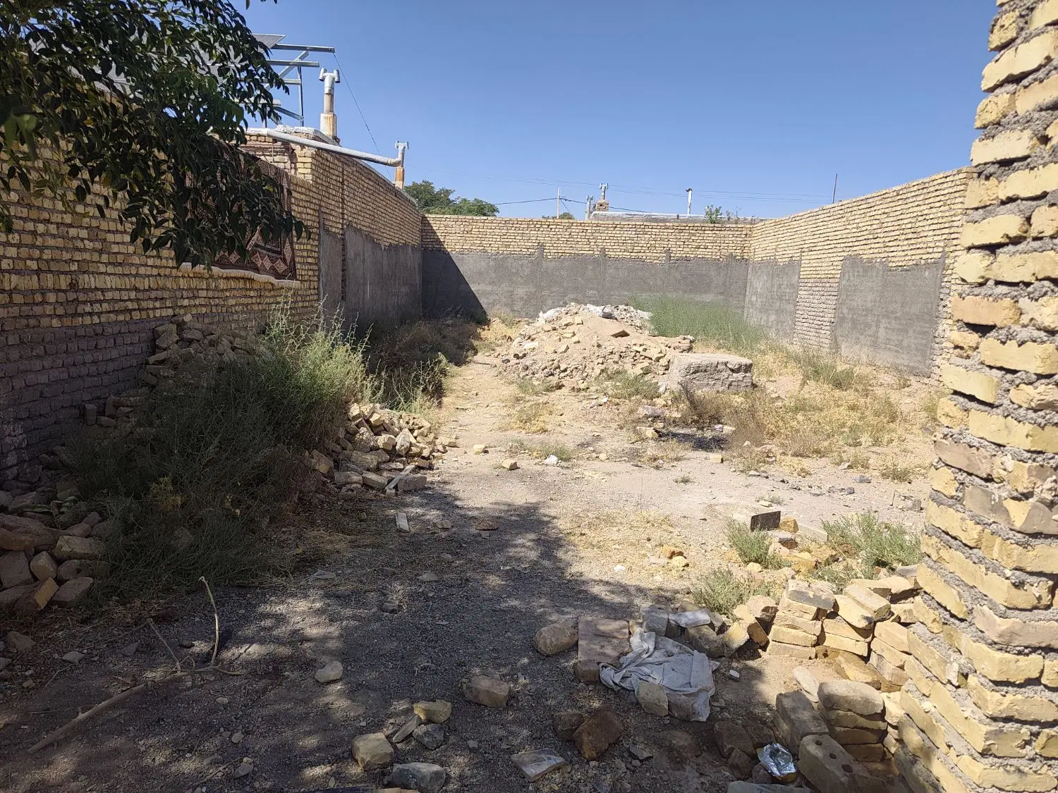 200متری نیه ساز شمالی نزدیک بیمارستان امام حسین