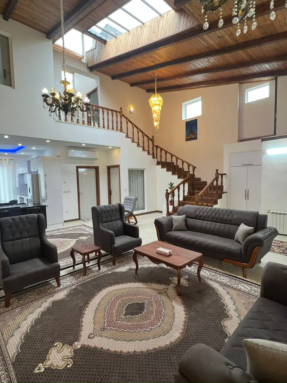 اجاره ویلا روزانه استخردار