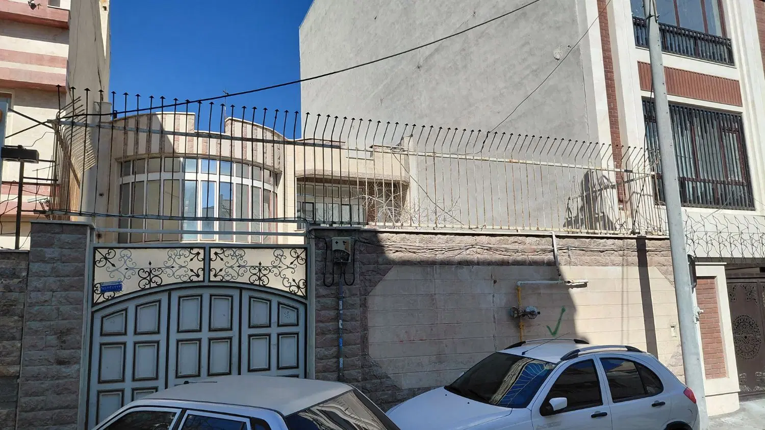 منزل مستقل ۱۷۰ متر ، خیابان ملک ،قابل معاوضه