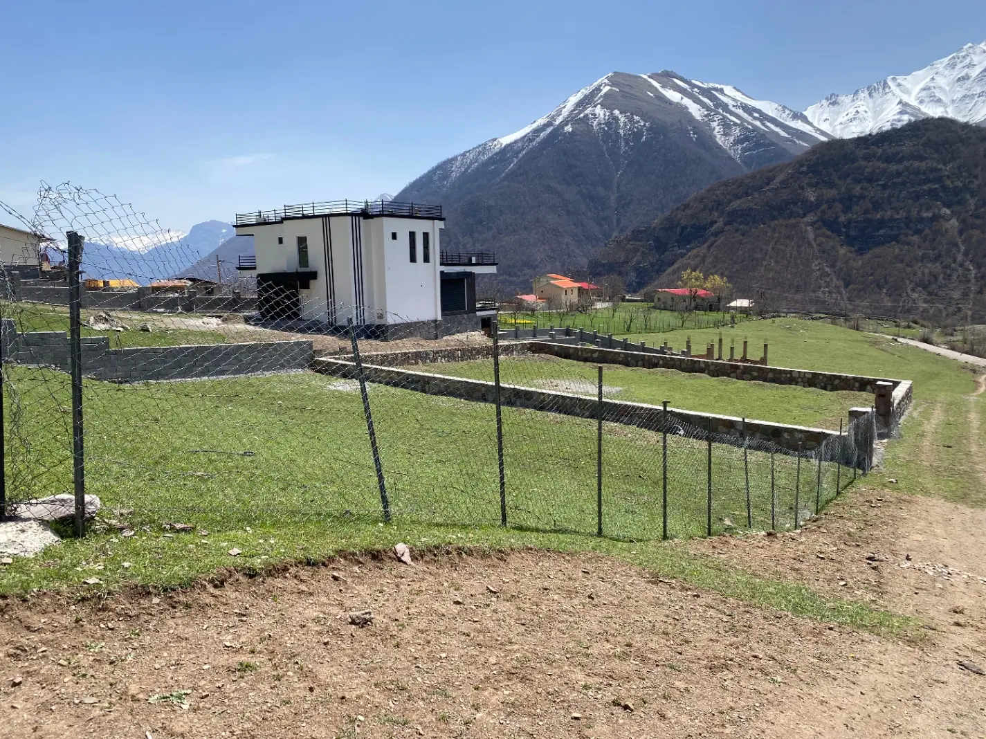 فروشزمین در منطقه کوهستان روستای الیت