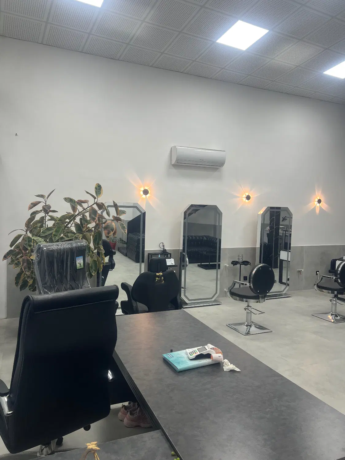 ویلا تجاری مسکونی نوساز  ۱۳۰ متری