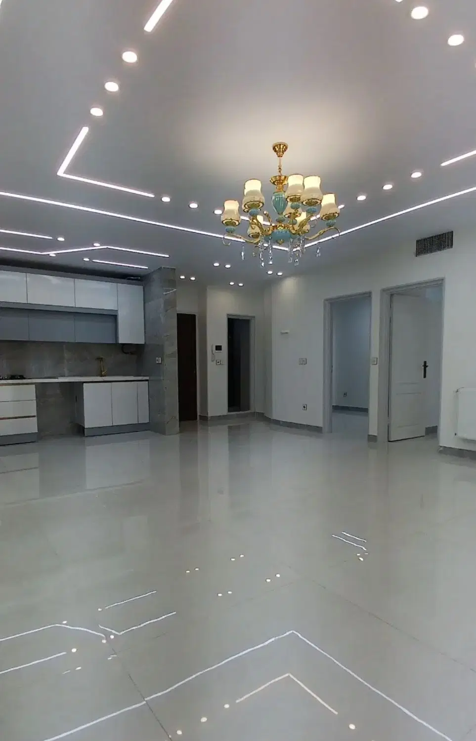 ۷۳متر_سالن پرده خور_خوش نقشه_سندتکبرگ_نگین غرب