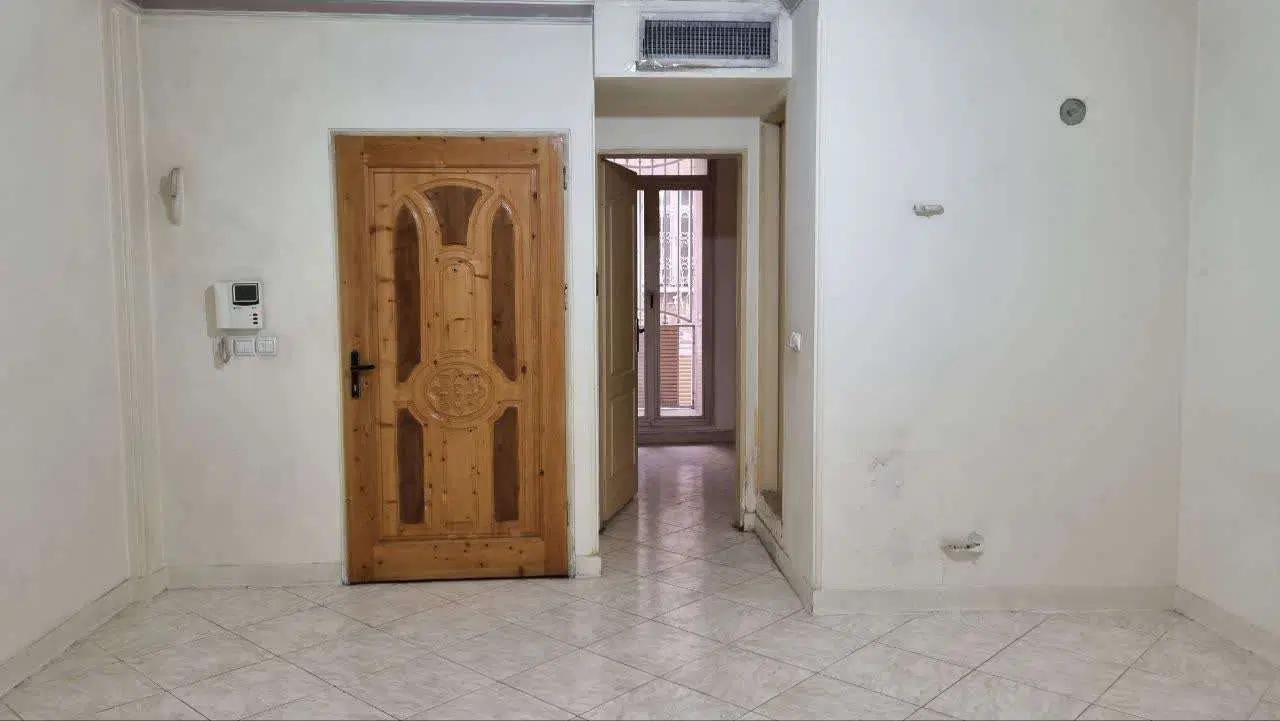 ۴۳ متر با حیاط اختصاصی