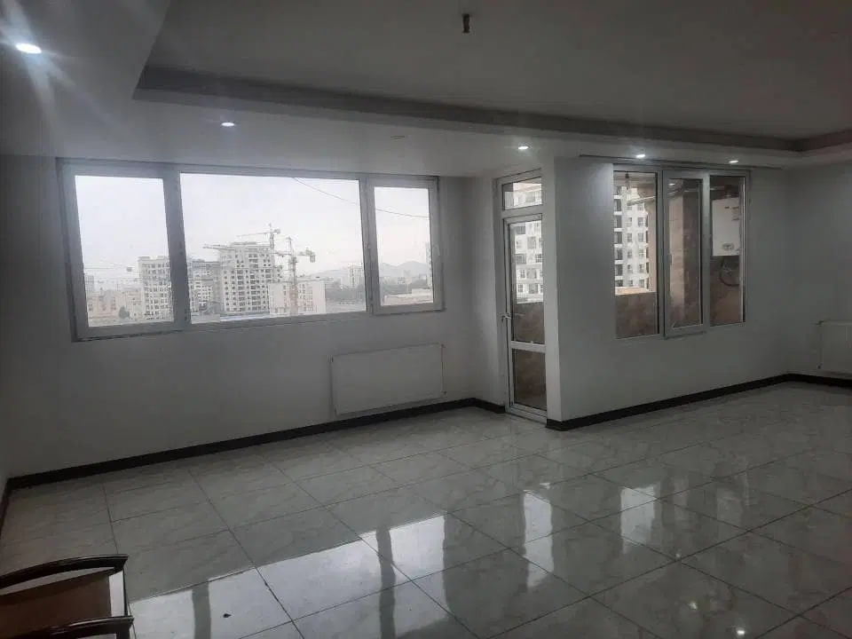 یک واحداپارتمان ۱۳۲ متری  شمالی روبه نما طبقه ۶