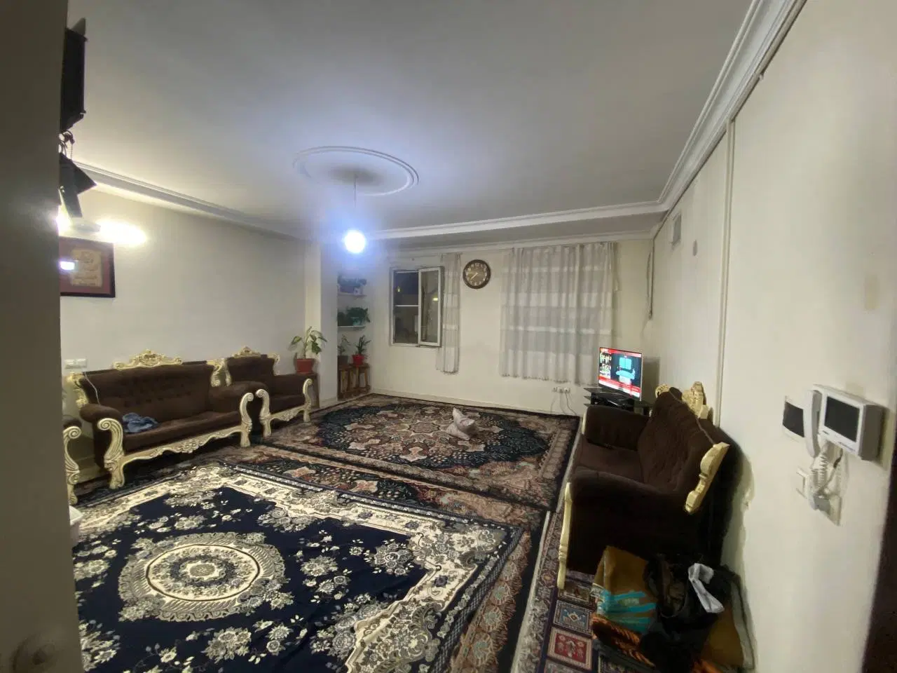 واحد ۷۰ متری خیابان ورزش