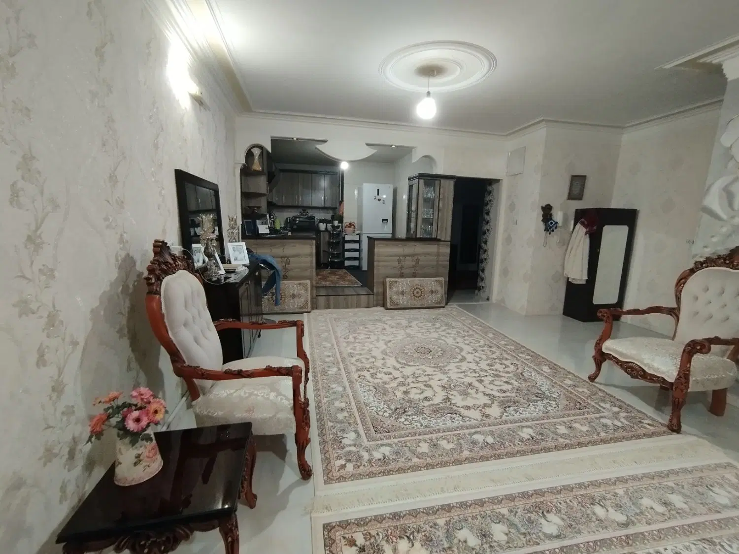 ۸۰ متر تمیز و شیک