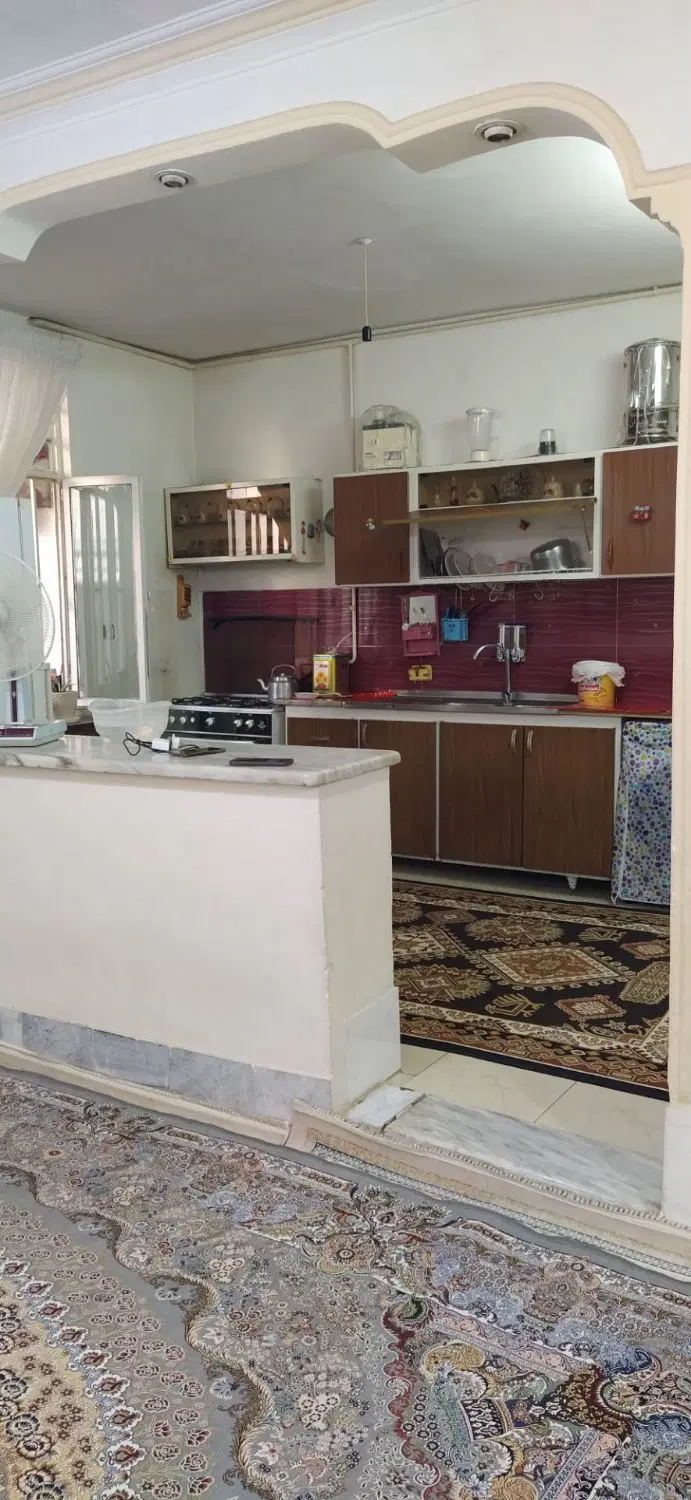 واحد ۱۰۰ متری_ همکف راه جدا _غرق در نور با پارکینگ