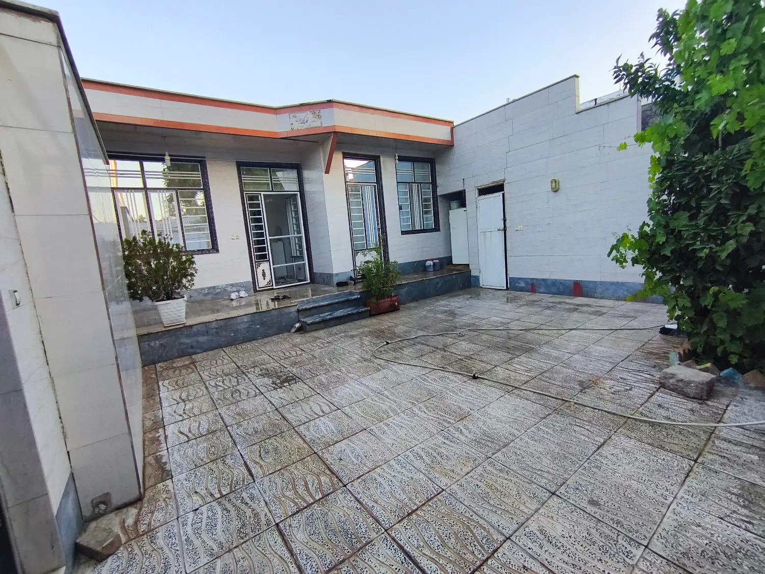 ساختمان ۲۰۰ متری شهرک رجایی