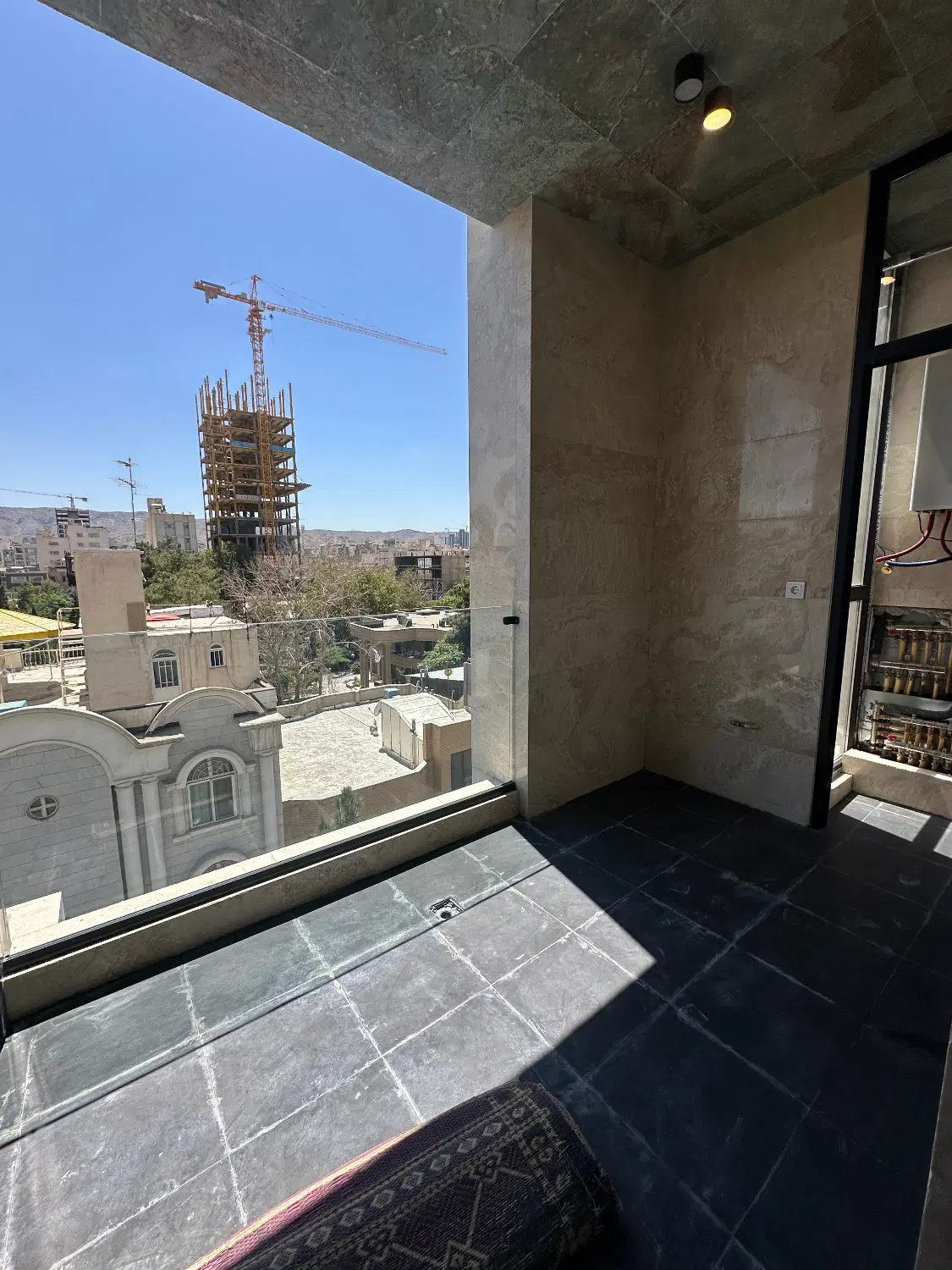 ۱۴۰ متر خوش‌قیمت_لوکس_فروشنده قطعی_اوایل لادن