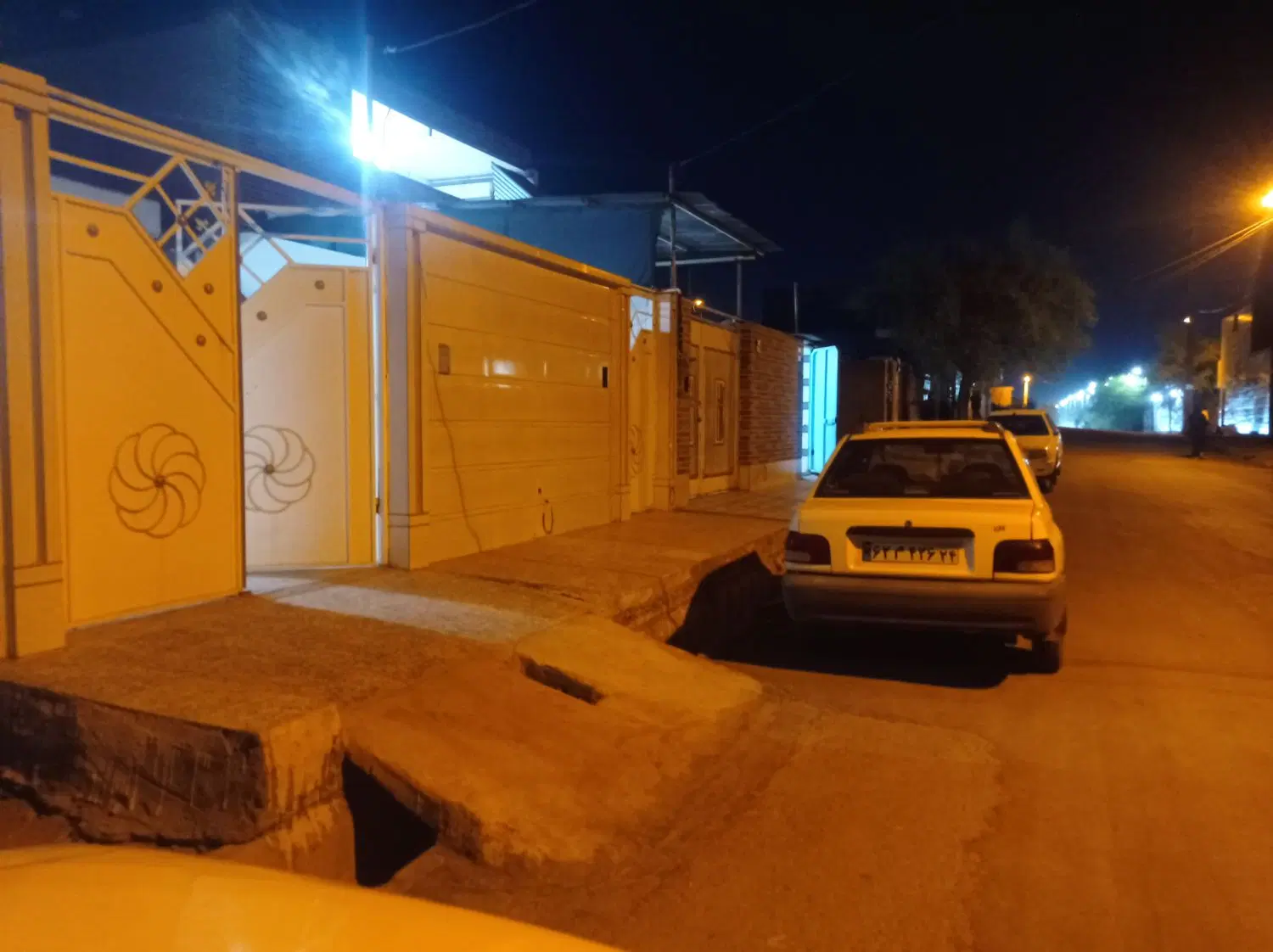 منزل مسکونی چمگلک چمگلک زمین 15هکتاری جدول دار