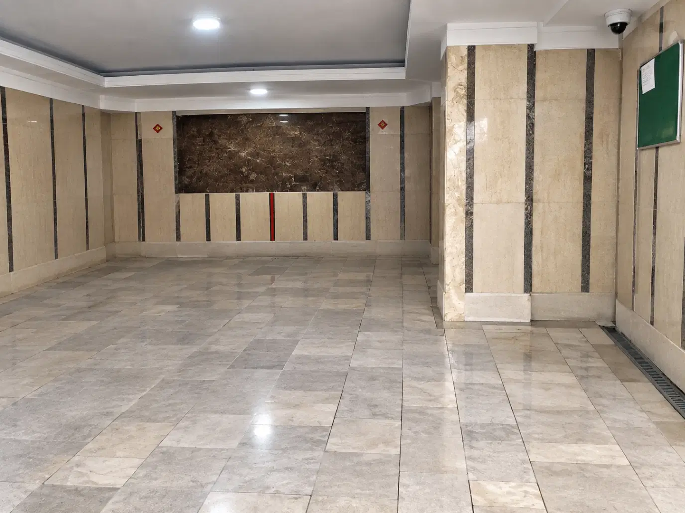 پارکینگ مسقف در کشواد، نزدیک شریعتی و ادیبی