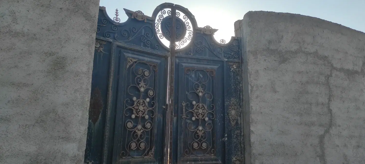 فروش زمین چهار دیواری