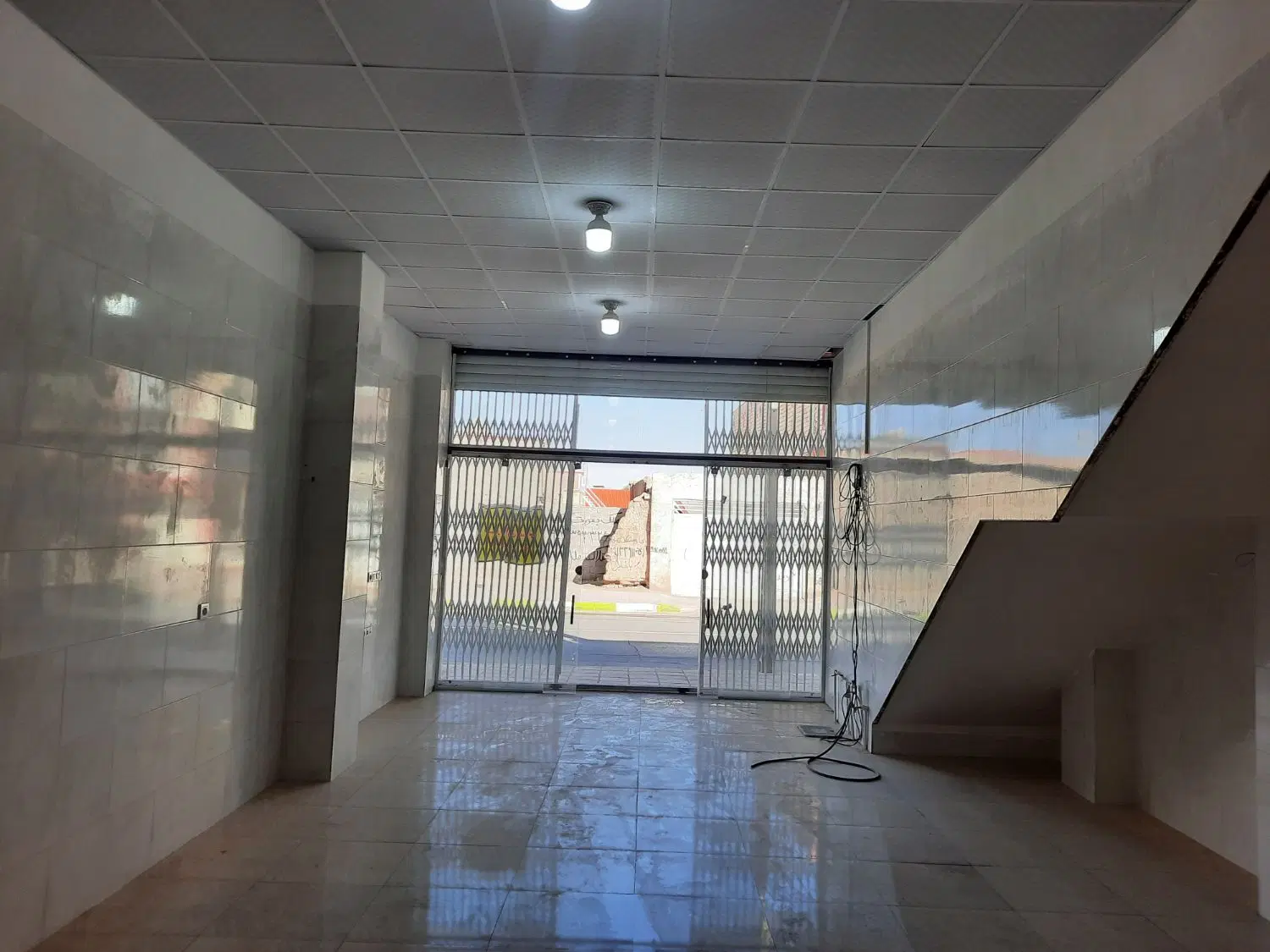 مغازه دوطبقه تجاری مسکونی