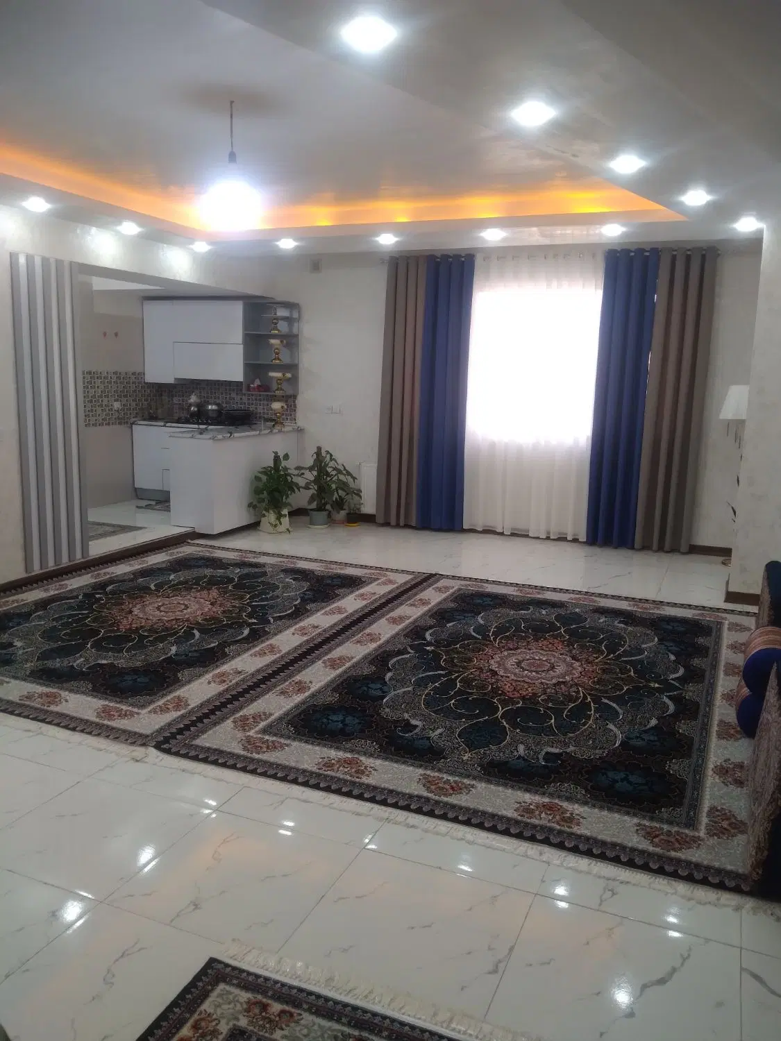 واحد ۹۰متری فول اجاره داده می شود