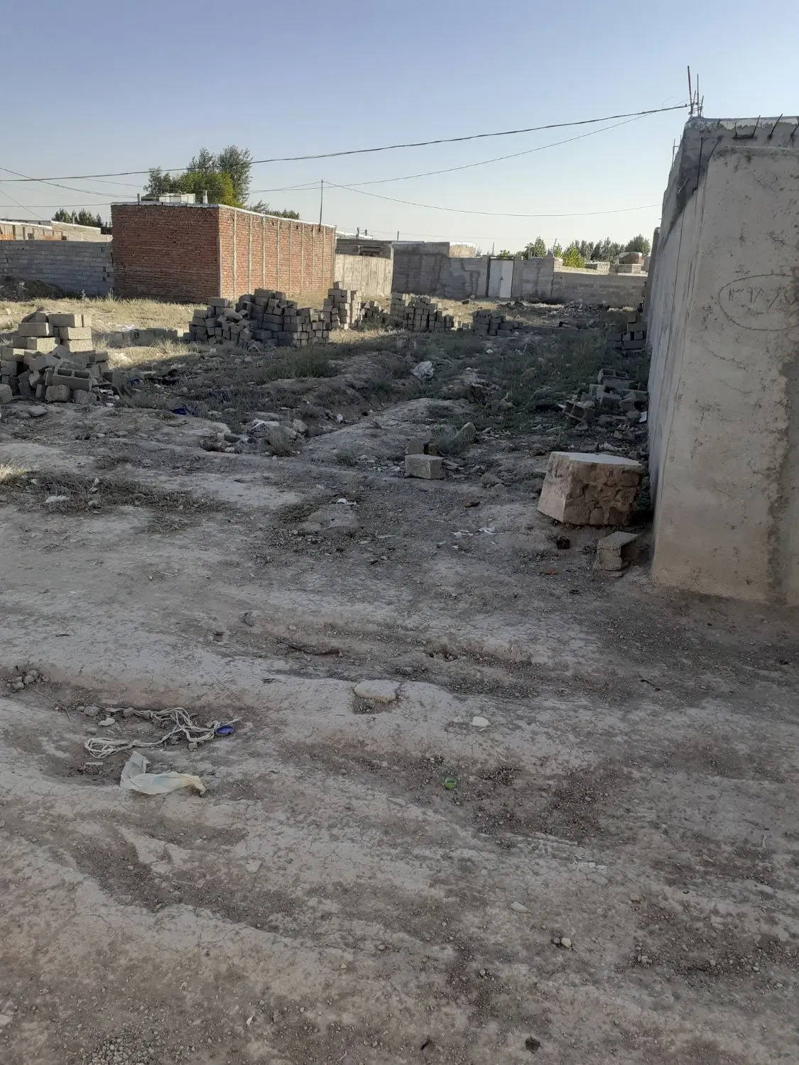 زمین در گلمغان