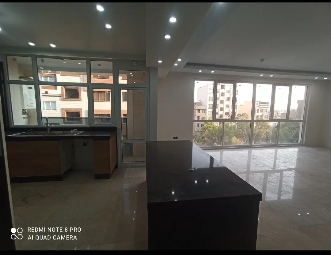 ۱۷۲متر۳خوابه نوساز،تکواحدی با۲پارکینگ(فول امکانات)