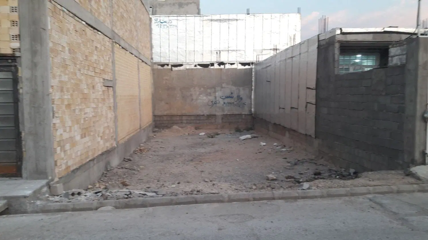زمین مسکونی ۱۲۱متری شهرک رسالت  دارالشفا شرقی