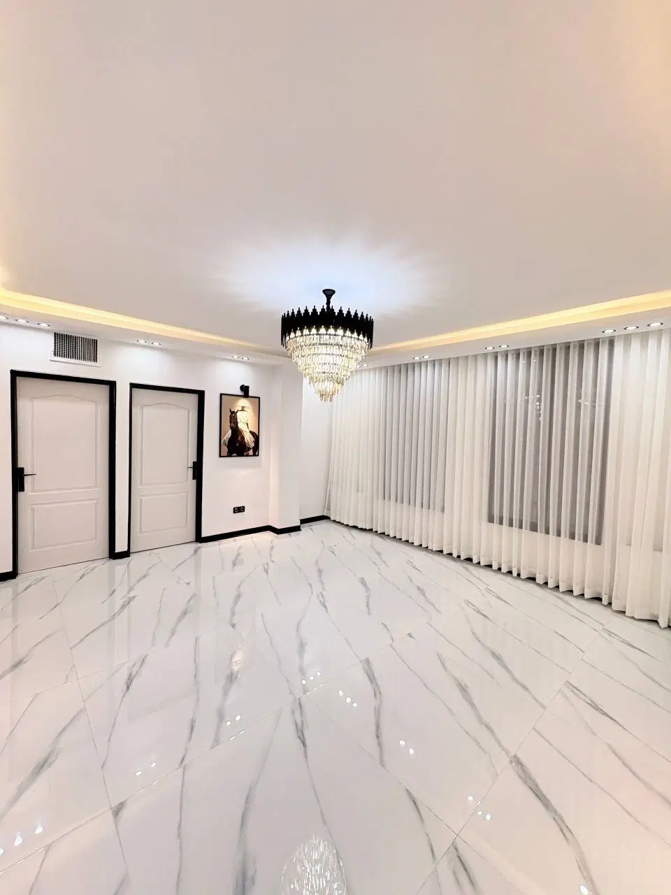 ۶۴متر سرمایه گذاری‌ سالن پرده خور آسانسور