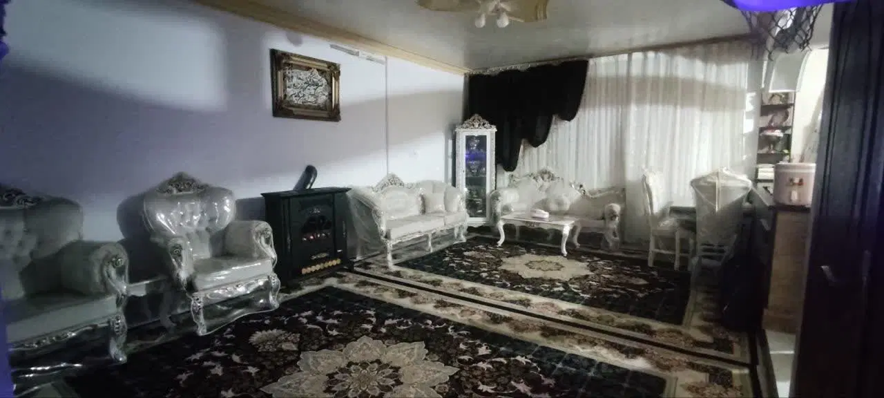 نرجس طبقه اول مستقل