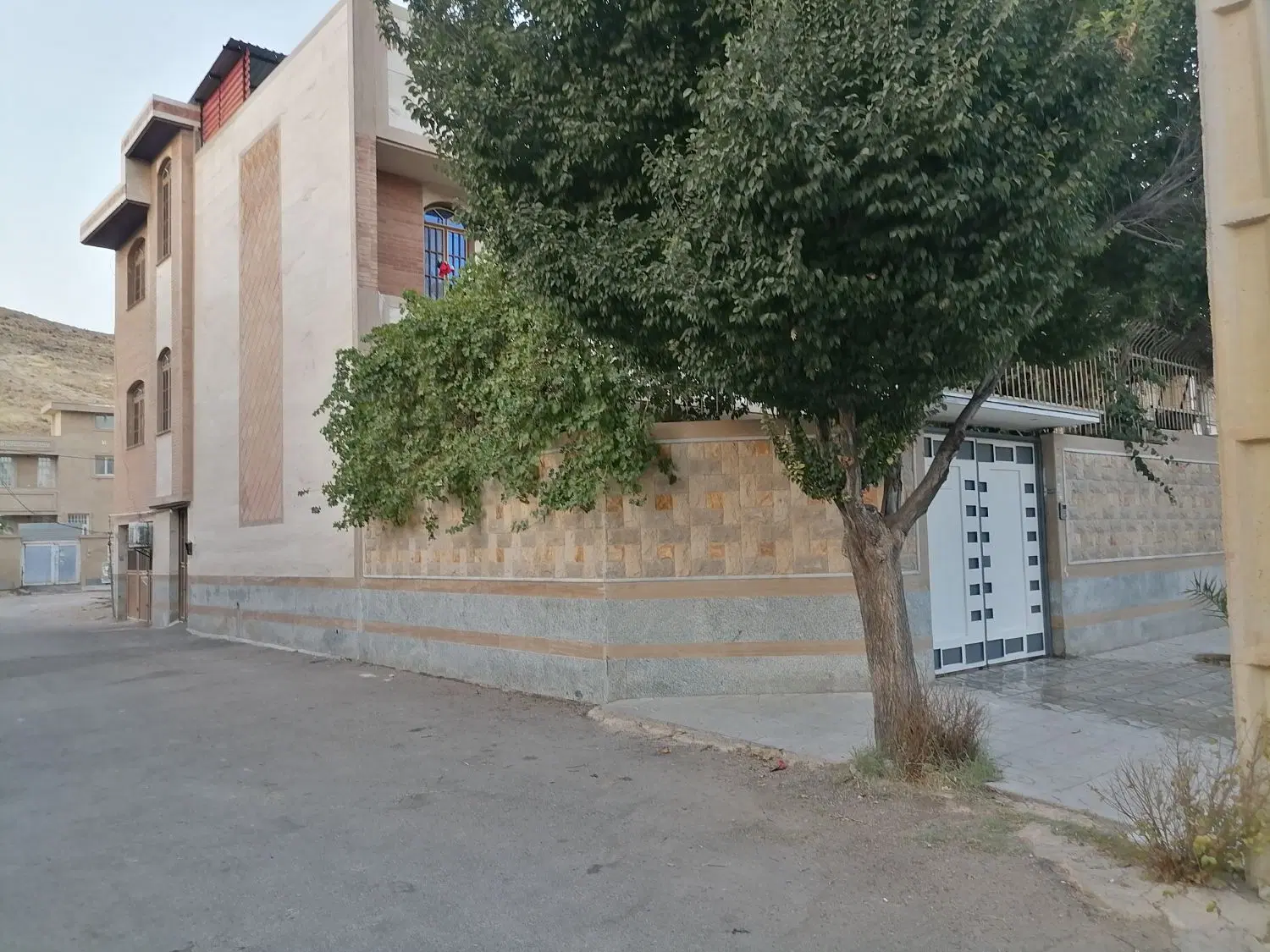 منزل ویلای 2 طبقه سر دونبش