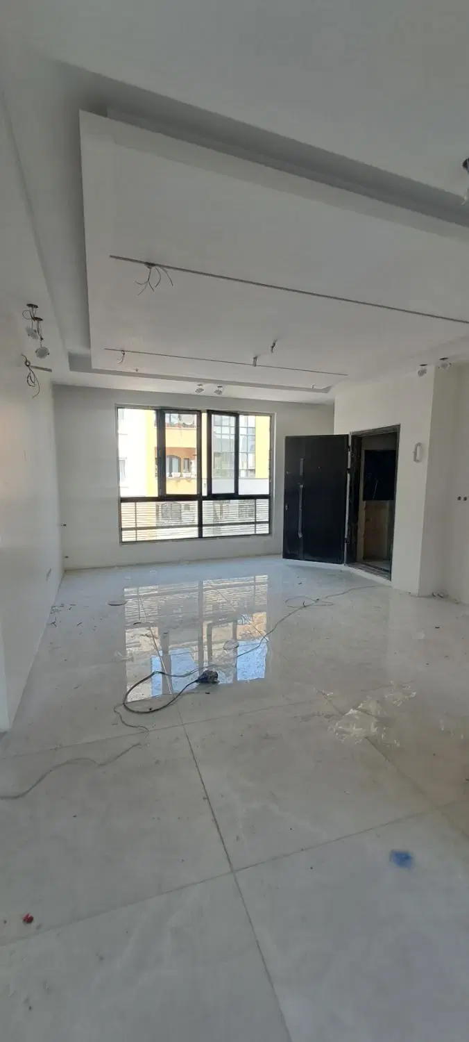 گلنازجنوبی ۹۰ متر ۲ خواب با آسانسور و نقاشی شده