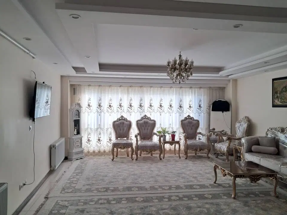 اپارتمان ۱۳۰ متری شهرک بهشتی