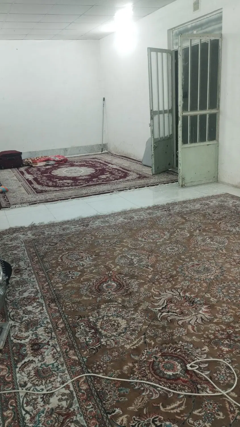 زیر زمین 100متری