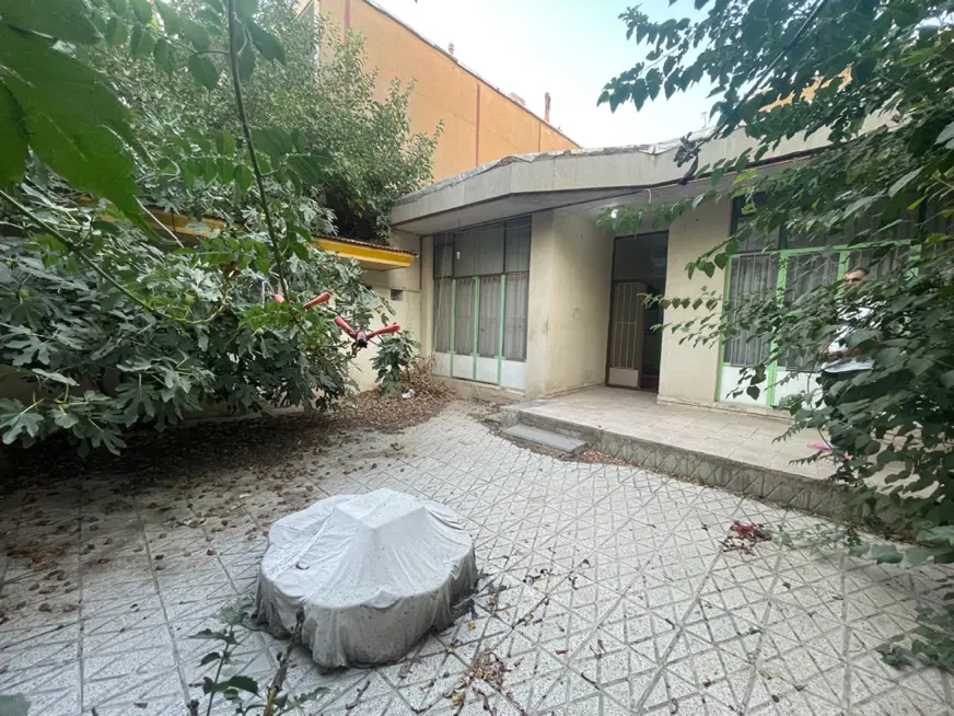 ملک تجاری مسکونی  بر تختی