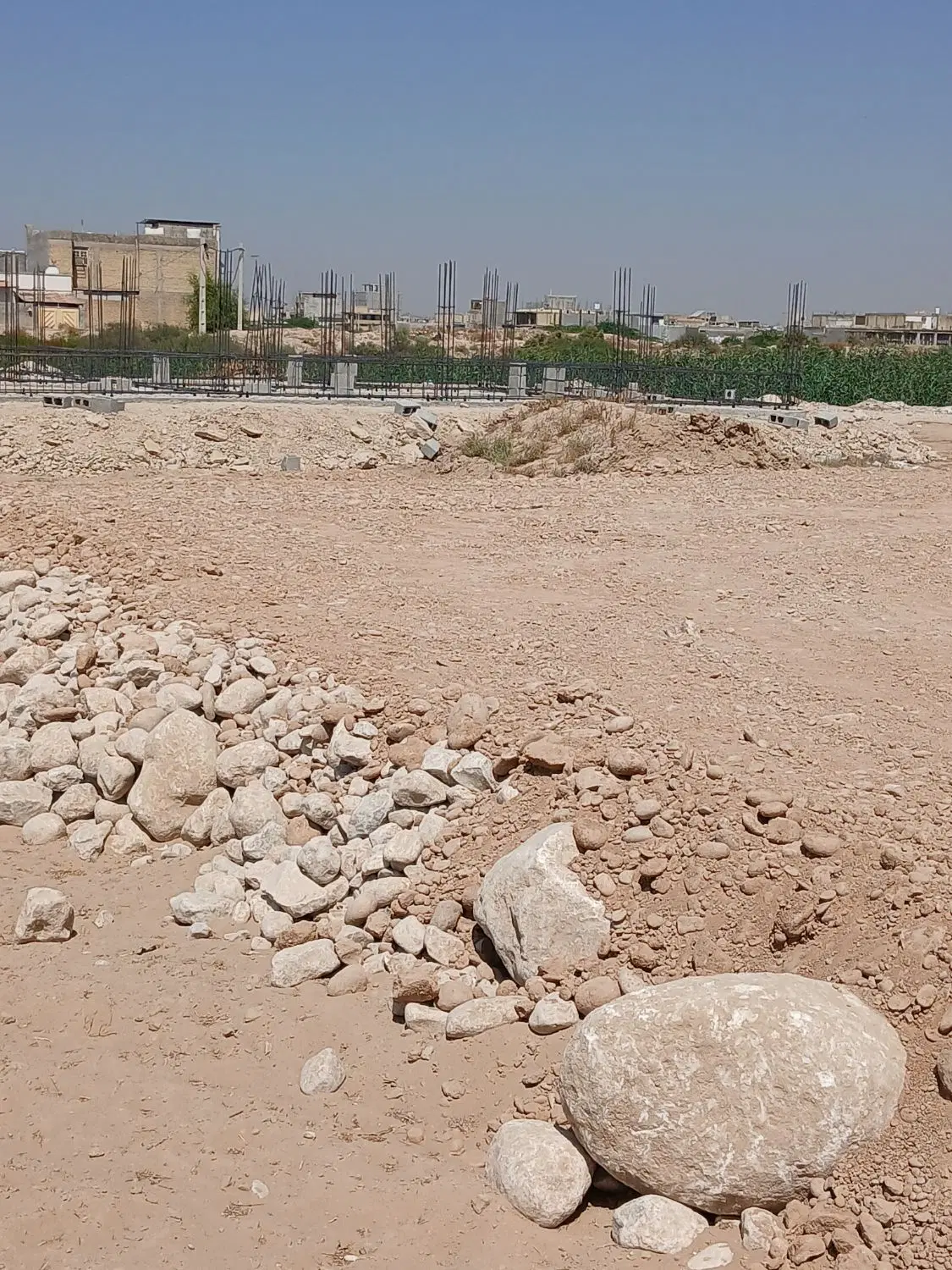 زمین محله امید پشت بند دره
